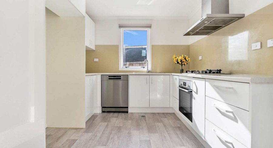  at 2/8 Mila Paige Close, Glenview, Hamilton, Waikato