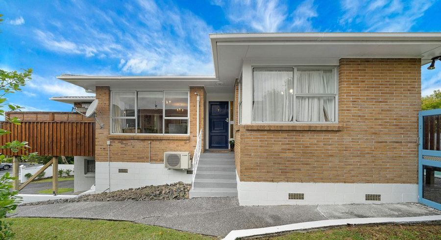  at 3 Dundas Place, Henderson, Waitakere City, Auckland