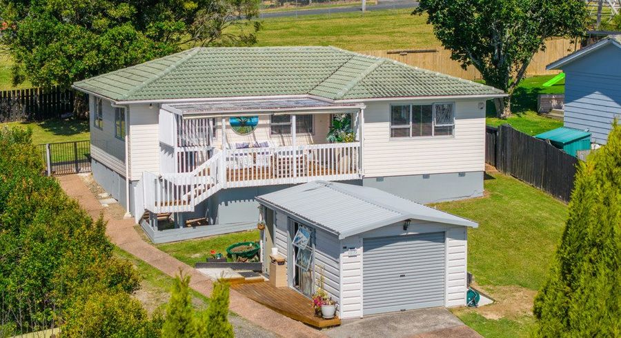  at 27 Arlette Place, Massey, Waitakere City, Auckland