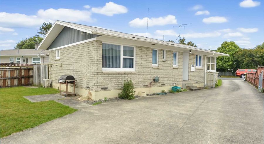  at 25 Rosalind Street, Deanwell, Hamilton