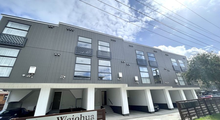  at 1/6 Waiohua Road, Greenlane, Auckland City, Auckland