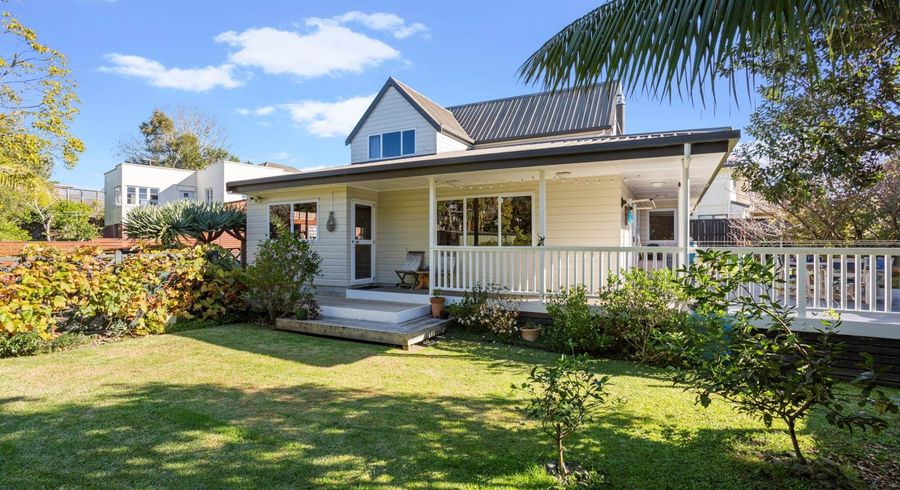  at 2/33 Methuen Road, Avondale, Auckland City, Auckland