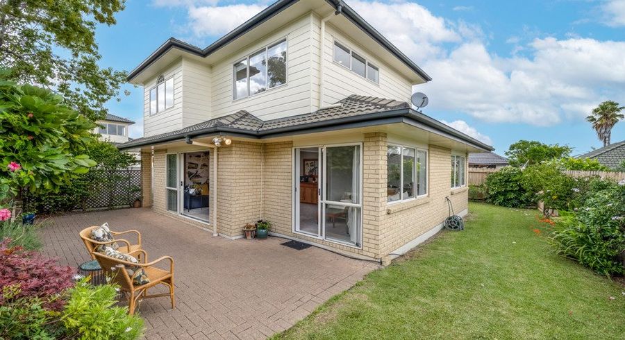  at 1/8 Tolben Place, Golflands, Manukau City, Auckland