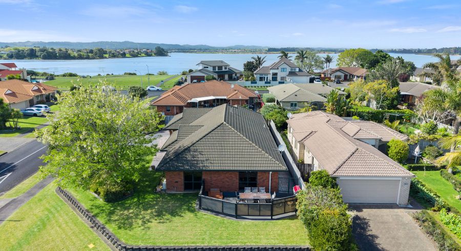  at 4 Castlehill Court, Wattle Downs, Manukau City, Auckland