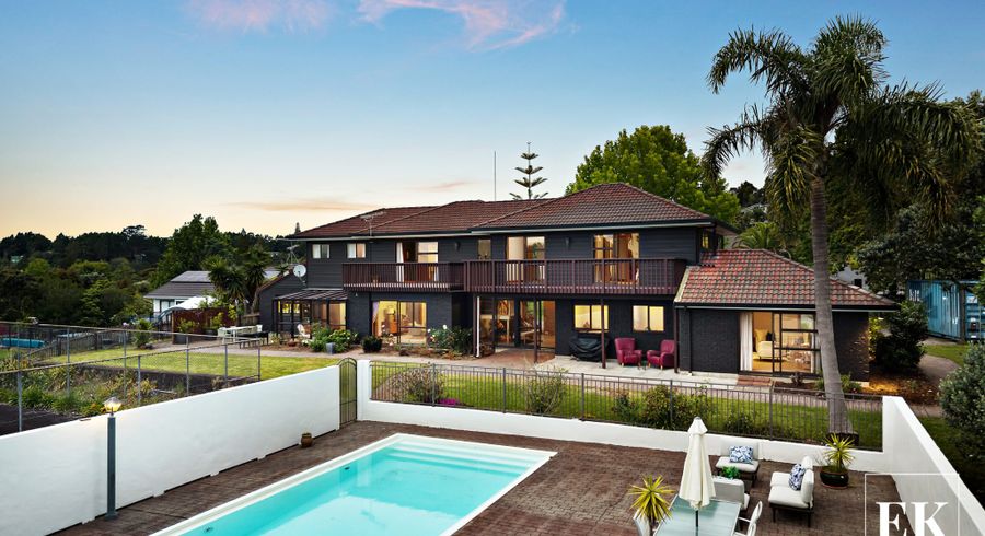  at 21 Laingfield Terrace, Laingholm, Waitakere City, Auckland