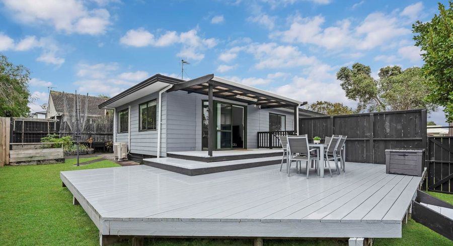  at 1/11 Rapaki Place, Te Atatu Peninsula, Waitakere City, Auckland