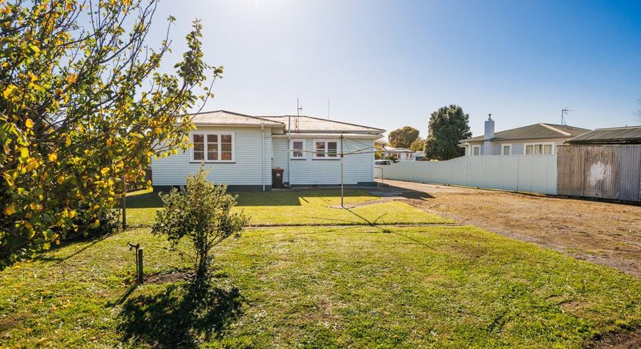  at 14 Belvedere Crescent, Takaro, Palmerston North, Manawatu / Whanganui