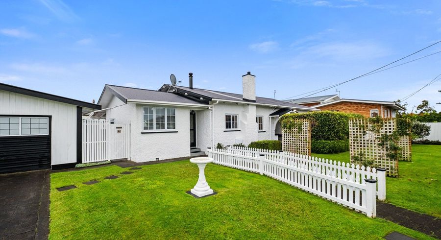  at 220 Mangorei Road, Merrilands, New Plymouth