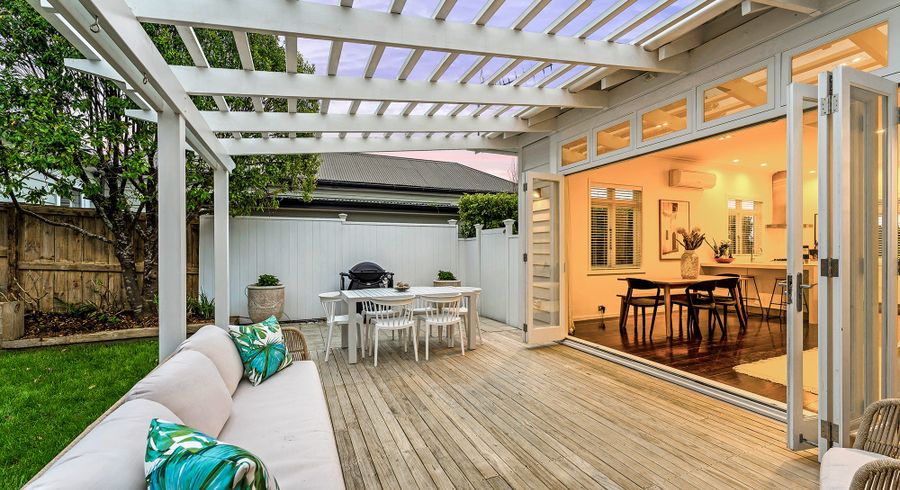  at 1/20 Richmond Avenue, Northcote Point, Auckland