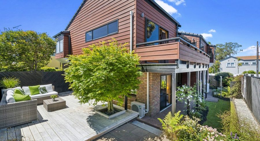  at 1/11 Faulkner Road, Northcote Point, North Shore City, Auckland