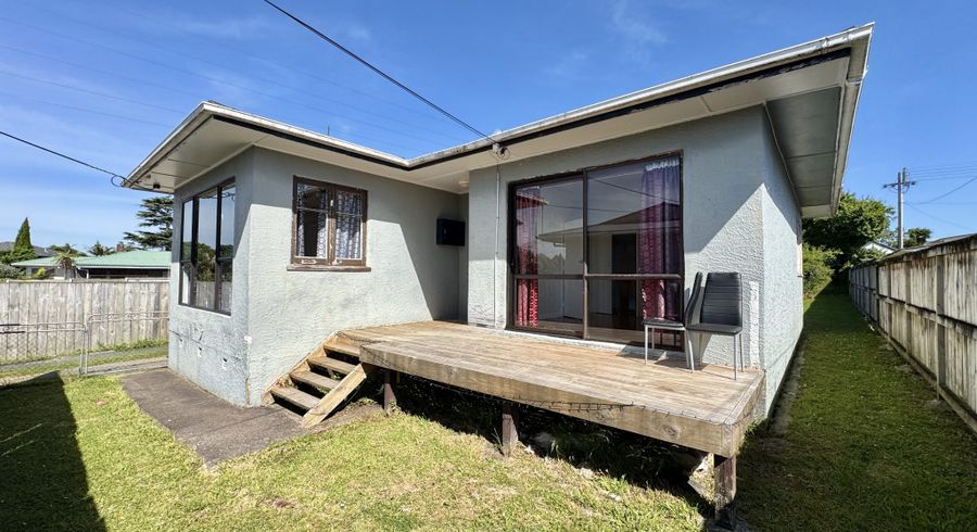  at 7 Marlene Avenue, Te Atatu South, Waitakere City, Auckland