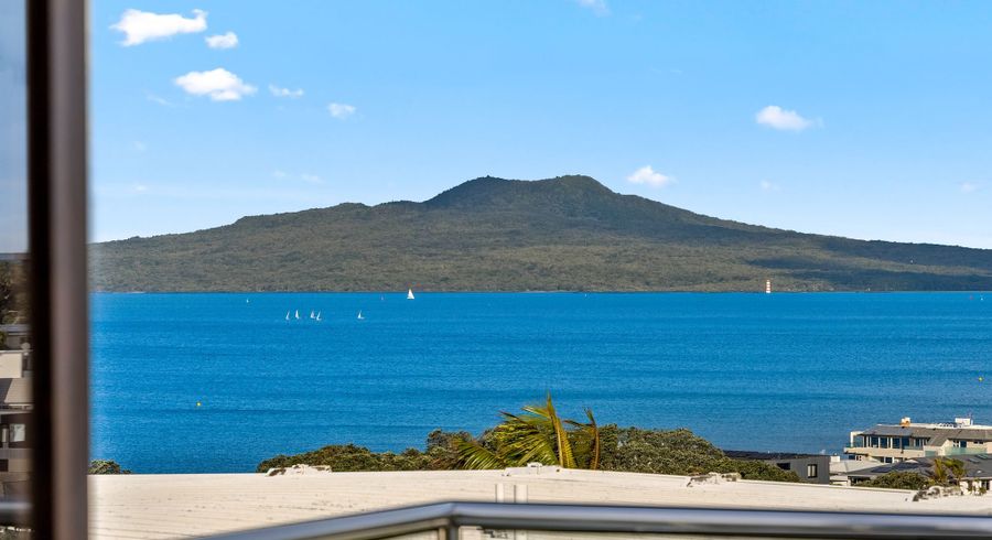  at 15 Seaview Road, Castor Bay, North Shore City, Auckland