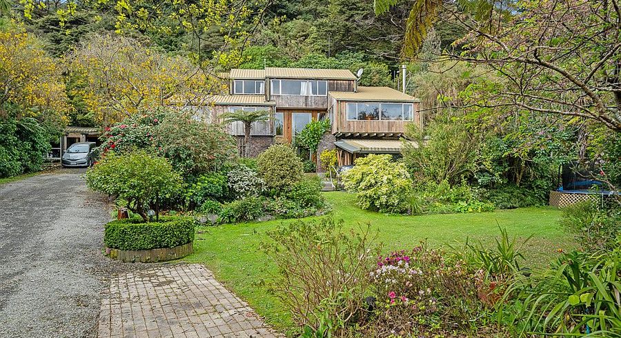 at 38 Cheviot Road, Lowry Bay, Lower Hutt