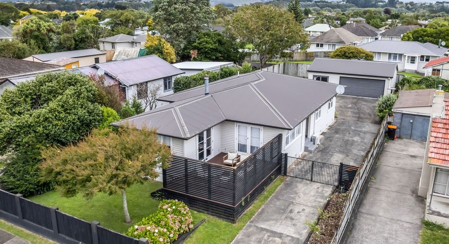  at 10 Antrim Place, Hokowhitu, Palmerston North, Manawatu / Whanganui