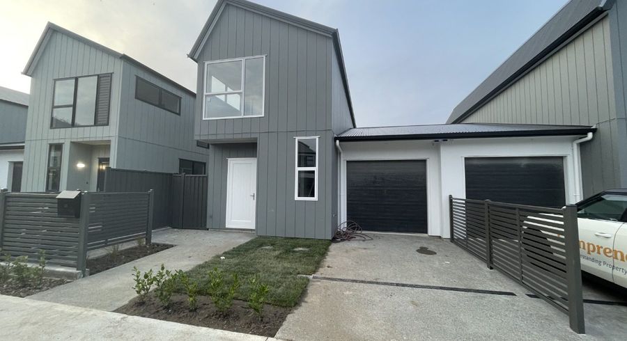  at 16 Koreke Close, Kenepuru, Porirua, Wellington