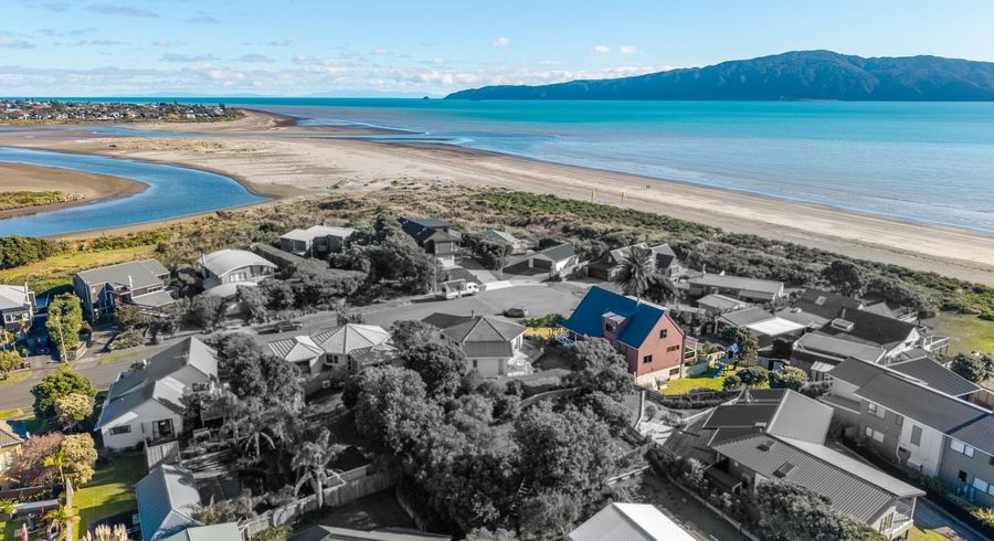  at 11 Waiheke Street, Waikanae Beach, Kapiti Coast, Wellington