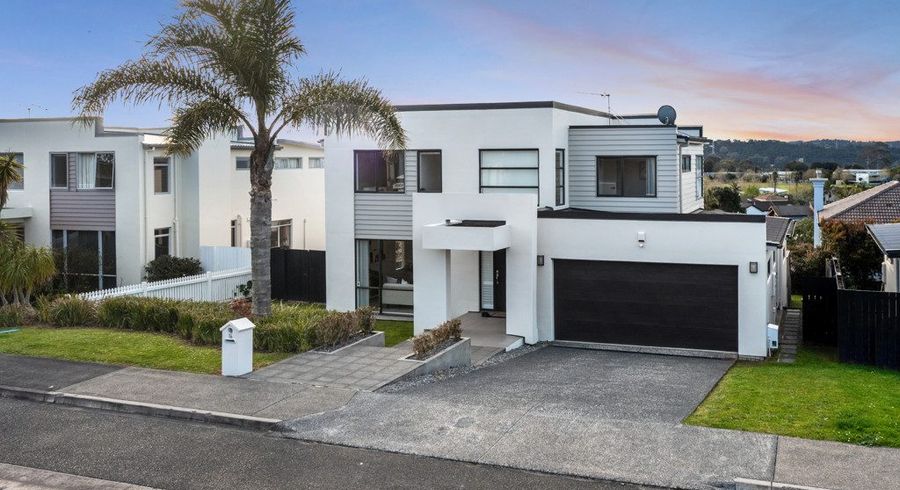  at 16 Oak View Terrace, Albany, North Shore City, Auckland