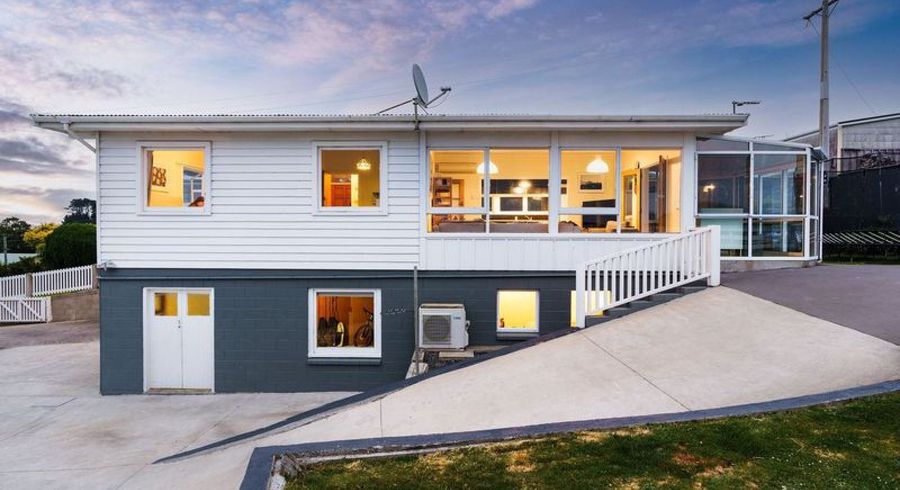  at 46 Aberdeen Road, Saint Clair, Dunedin