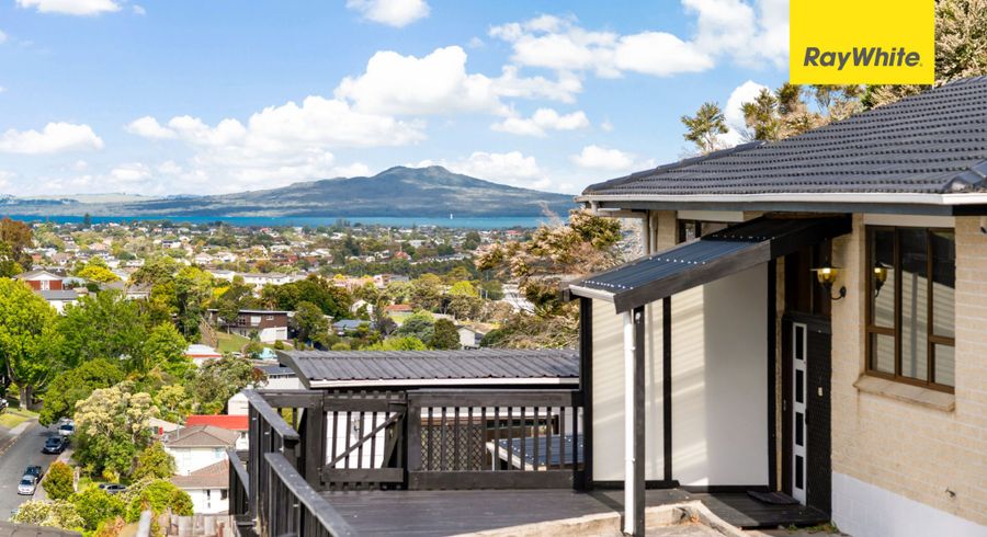  at 2/39 Sunset Road, Tōtara Vale, Auckland