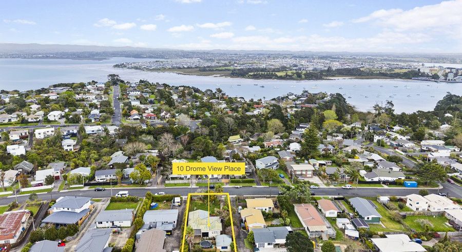  at 10 Drome View Place, Beach Haven, North Shore City, Auckland