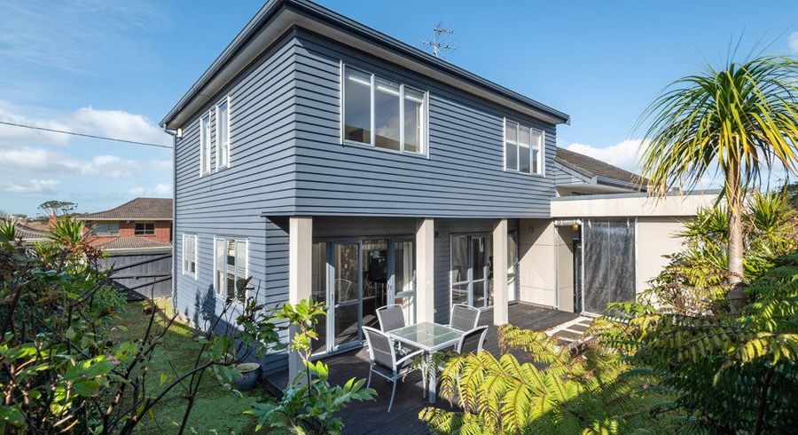  at 2/81 Francis Street, Hauraki, North Shore City, Auckland