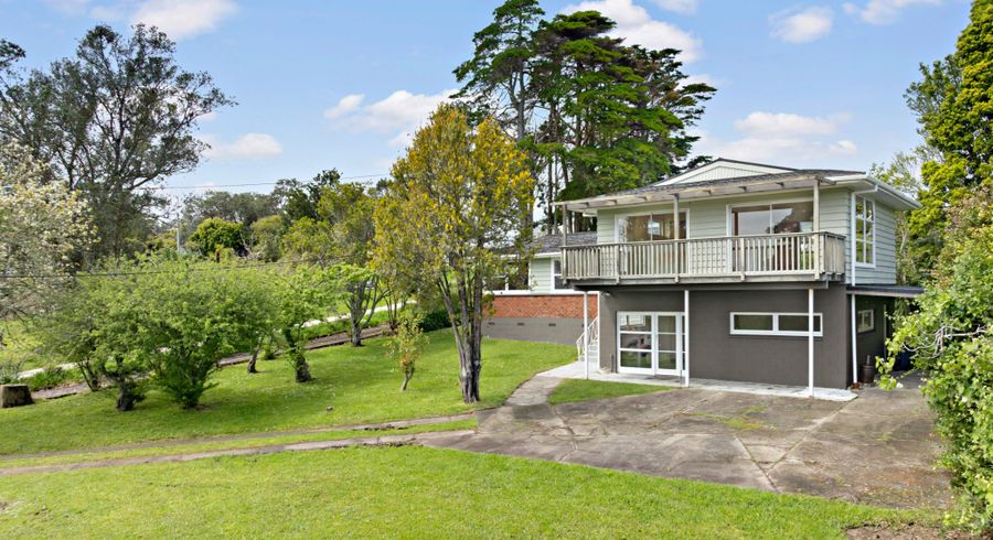  at 20 Cliff View Drive, Green Bay, Waitakere City, Auckland