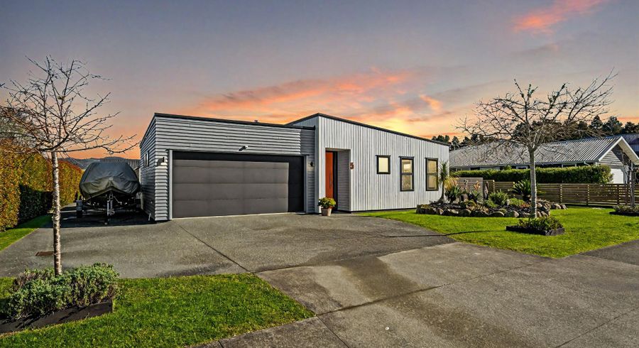  at 5 Awanui Crescent, Matakana, Rodney, Auckland