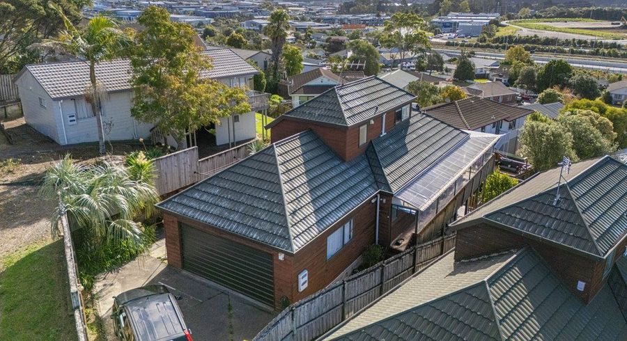  at 1/21 Jumento Place, Unsworth Heights, North Shore City, Auckland