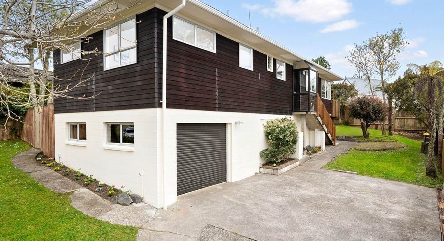  at 10 Glencourt Place, Glenfield, North Shore City, Auckland