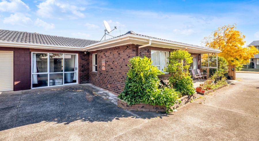  at 1/40 Aviemore Drive, Highland Park, Auckland