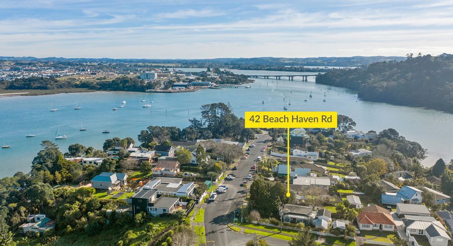  at 42 Beach Haven Road, Beach Haven, Auckland