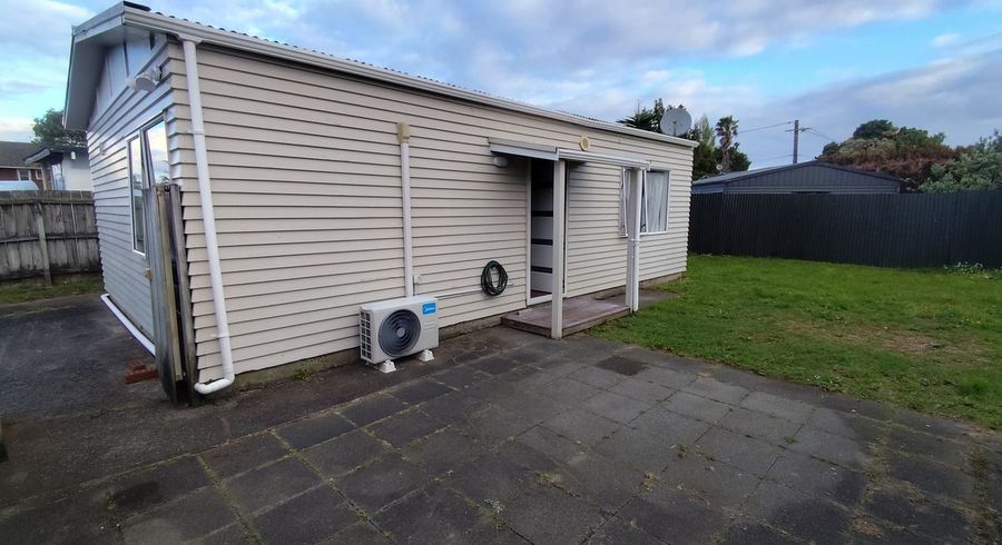  at 8A Durham Street, Te Atatu Peninsula, Waitakere City, Auckland