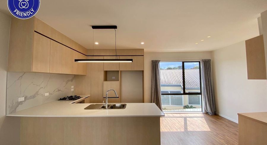  at 5/954 East Coast Road, Northcross, North Shore City, Auckland