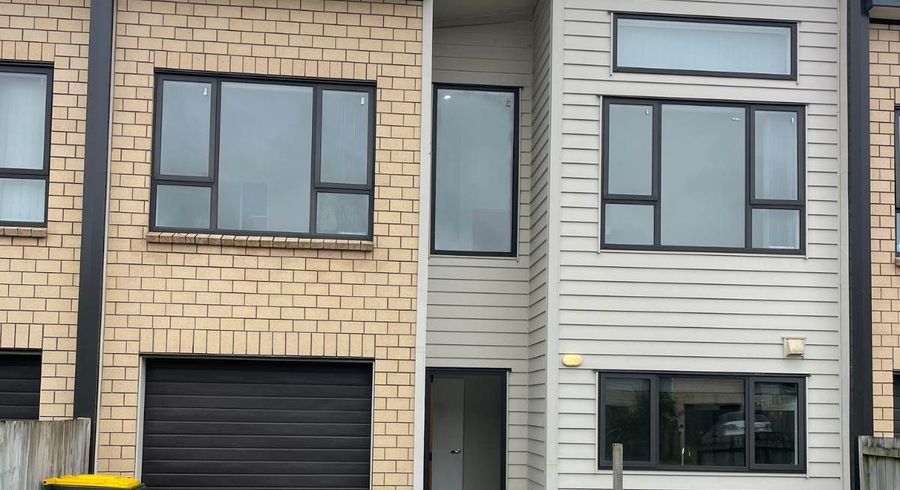  at 18 Millcroft Lane, Ranui, Waitakere City, Auckland