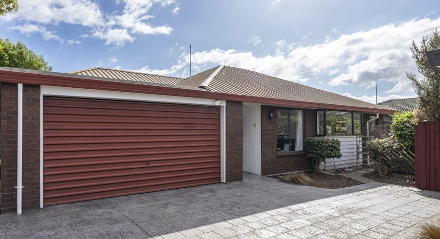 at 2/6 Topaz Place, Bishopdale, Christchurch