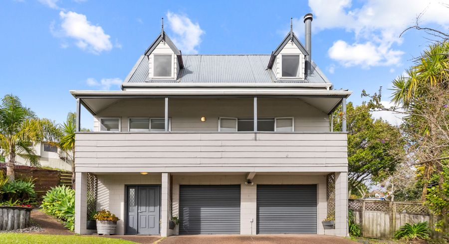  at 10 Dianthus Place, Browns Bay, North Shore City, Auckland