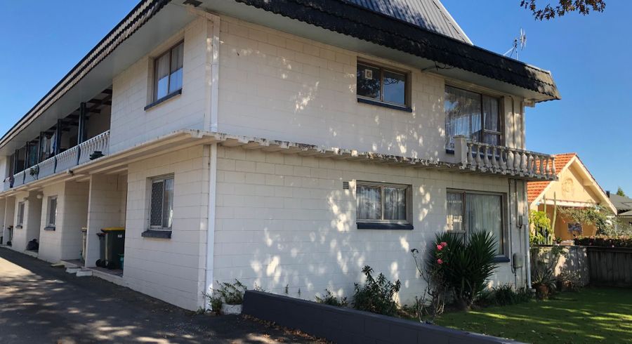  at 2/10 Wellington Street, Hamilton East, Hamilton, Waikato
