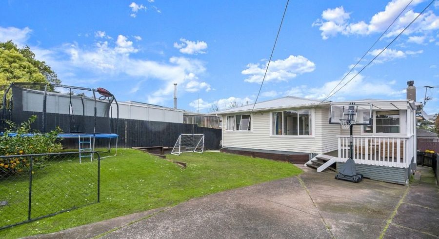  at 53 Awaroa Road, Sunnyvale, Waitakere City, Auckland