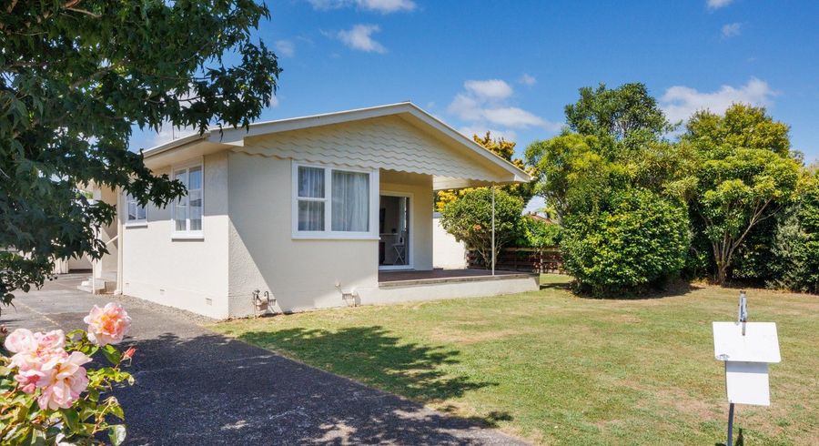  at 8 Viscount Place, West End, Palmerston North