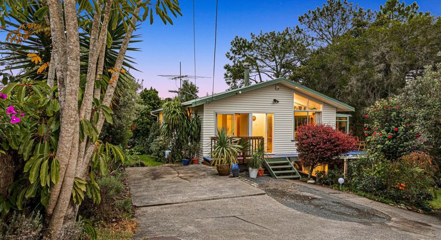  at 424 Don Buck Road, Massey, Auckland