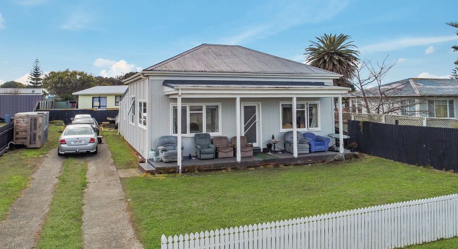  at 90 Hinau Street, Castlecliff, Whanganui