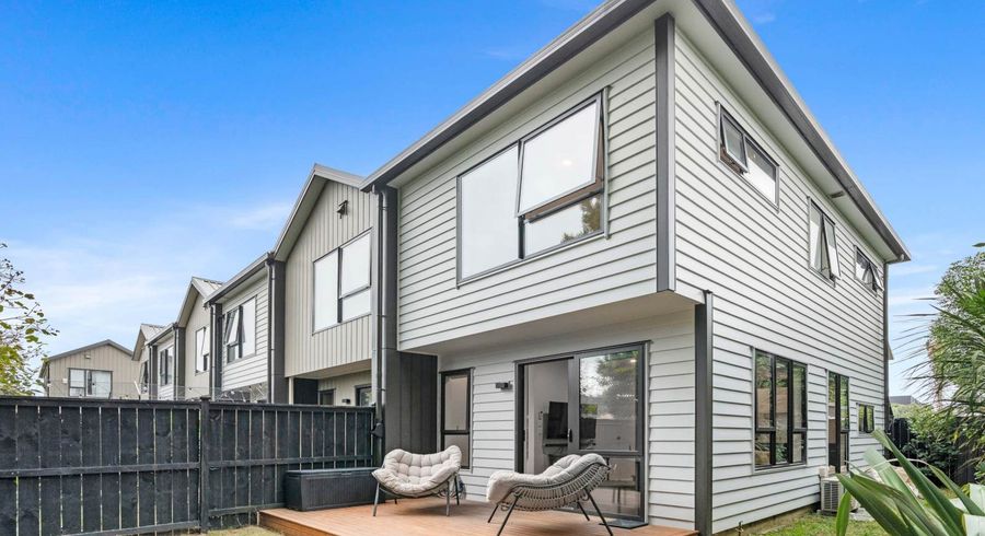  at 5/47 Beach Road, Te Atatu Peninsula, Waitakere City, Auckland