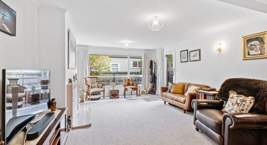  at 2/36 Office Road, Merivale, Christchurch City, Canterbury