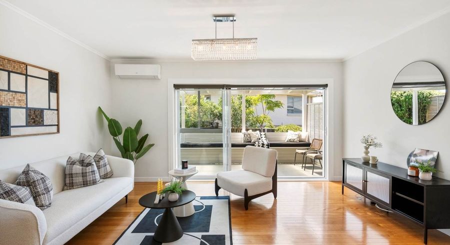  at 1/318 Beach Road, Campbells Bay, North Shore City, Auckland