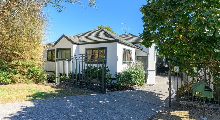  at 43A Cliff View Drive, Green Bay, Waitakere City, Auckland