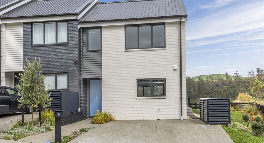  at 16 Bee Lane, Whitby, Porirua, Wellington