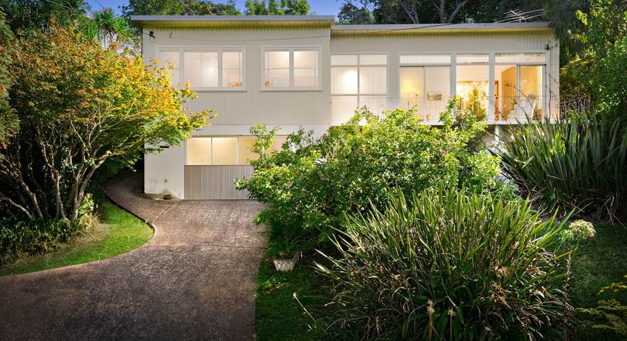  at 549 Beach Road, Murrays Bay, Auckland