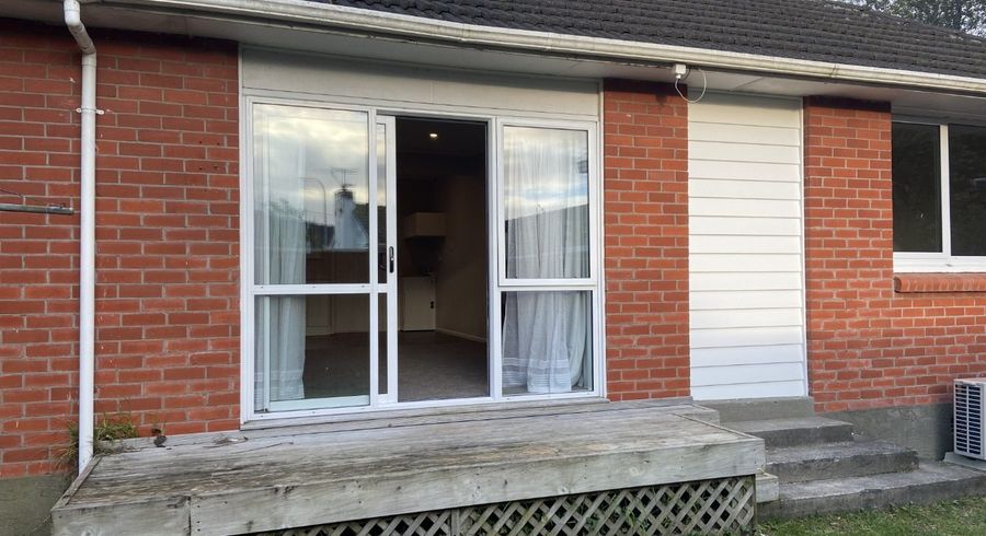  at 6 Mangaroa Hill Road, Maoribank, Upper Hutt, Wellington