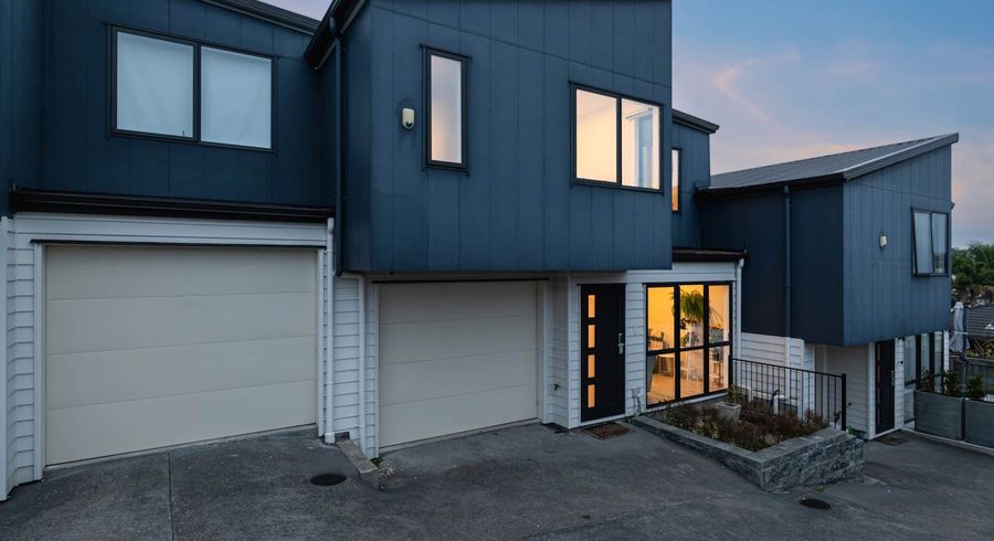  at 33b Arran Road, Browns Bay, North Shore City, Auckland
