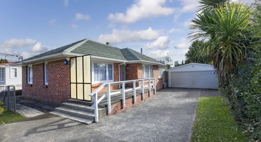  at 31 Fairdene Avenue, Henderson, Auckland